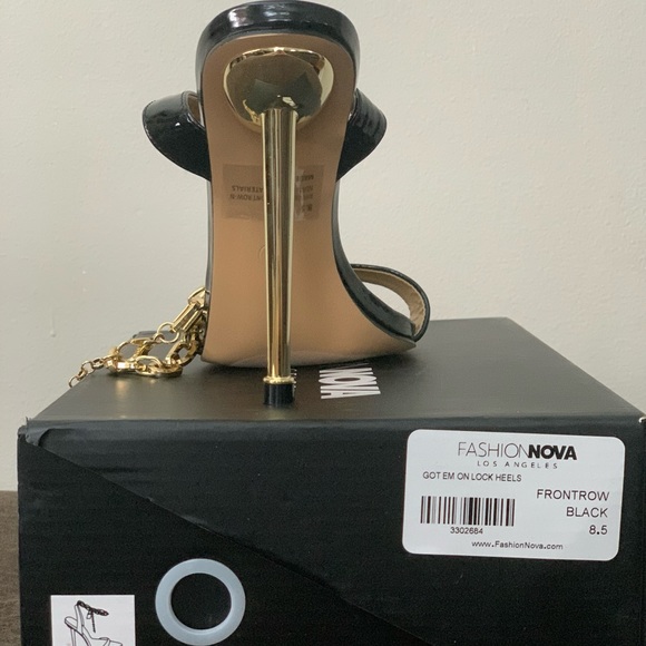 High Heels - Picture 3 of 3